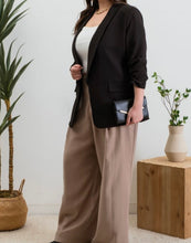 Load image into Gallery viewer, Ruched 3/4 sleeve blazer