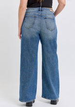 Load image into Gallery viewer, Low rise repositioned wide leg jeans
