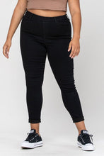 Load image into Gallery viewer, Mid Rise Pull On Crop Skinny Jeans
