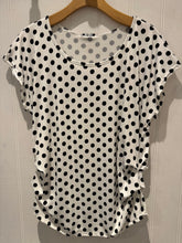 Load image into Gallery viewer, Polka dot short sleeve top
