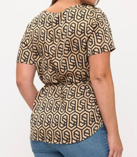 Load image into Gallery viewer, Geometric print top
