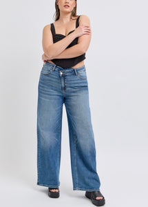 Low rise repositioned wide leg jeans