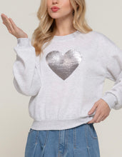 Load image into Gallery viewer, Sequin detail inner fleece sweatshirt
