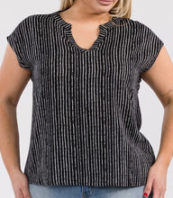 Load image into Gallery viewer, Plus Short Sleeve Stripe Top
