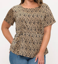 Load image into Gallery viewer, Geometric print top
