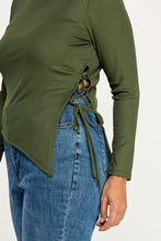 Load image into Gallery viewer, Ribbed Asymmetrical Hem Top
