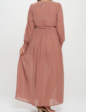 Load image into Gallery viewer, Chiffon maxi dress
