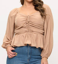 Load image into Gallery viewer, Sweetheart neck front ruched peplum top
