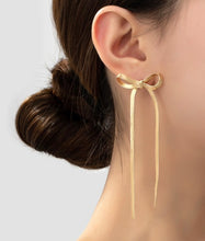 Load image into Gallery viewer, Bow drop earrings
