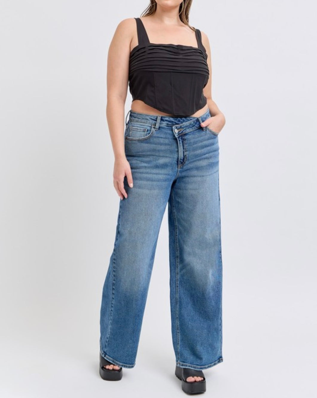 Low rise repositioned wide leg jeans