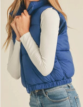 Load image into Gallery viewer, High Neck Puffer Vest

