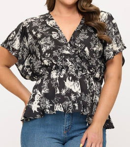 Flutter sleeve top
