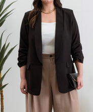 Load image into Gallery viewer, Ruched 3/4 sleeve blazer
