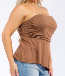 Solid side ruched asymmetric hem tube top