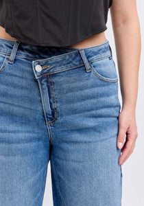 Low rise repositioned wide leg jeans