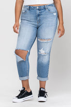 Load image into Gallery viewer, Knee Cut Dbl Roll Cuff Crop Mom Jeans
