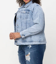 Load image into Gallery viewer, Mid Length Classic Denim Jacket
